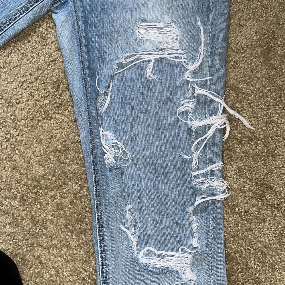 COPY - American Eagle “Tomgirl” ripped jeans - Picture 13 of 16
